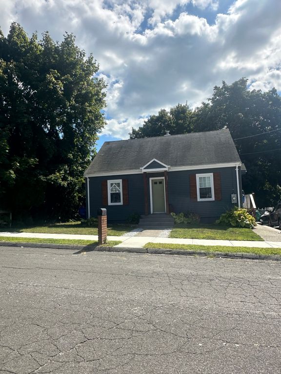 5 David Street, Waterford, CT 06385