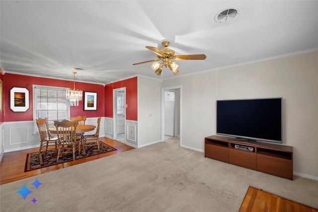 1307 W 5th Street, Mcgregor, TX 76657