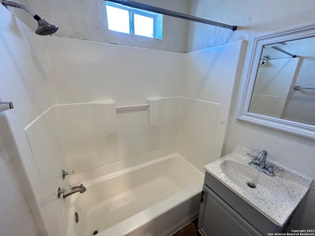 1625 McCullough Ave Apt 7, San Antonio, TX 78212