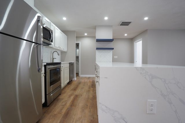404 Langley Road 301, Newton, MA 02459