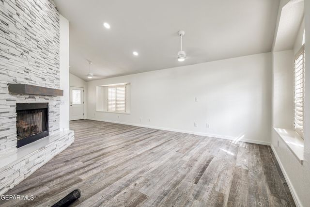 5733 SAPLINAS Road, El Paso, TX 79932