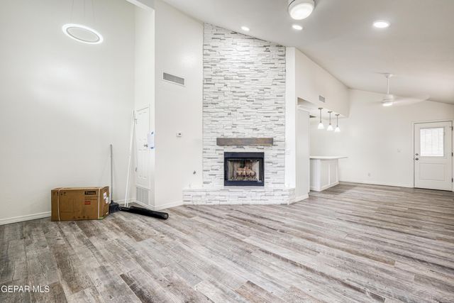 5733 SAPLINAS Road, El Paso, TX 79932