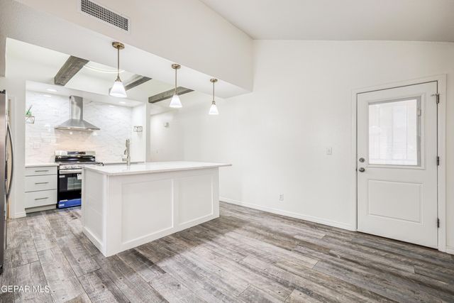 5733 SAPLINAS Road, El Paso, TX 79932