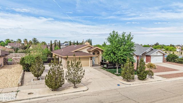 5733 SAPLINAS Road, El Paso, TX 79932
