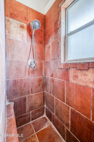 5733 SAPLINAS Road, El Paso, TX 79932