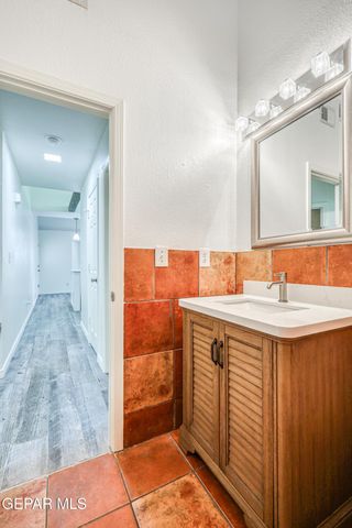 5733 SAPLINAS Road, El Paso, TX 79932