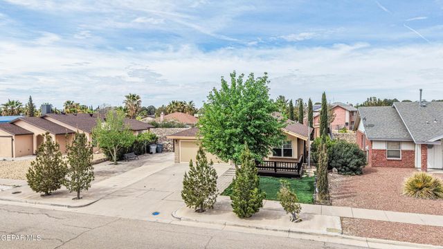 5733 SAPLINAS Road, El Paso, TX 79932