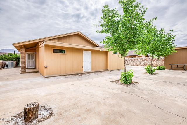 5733 SAPLINAS Road, El Paso, TX 79932