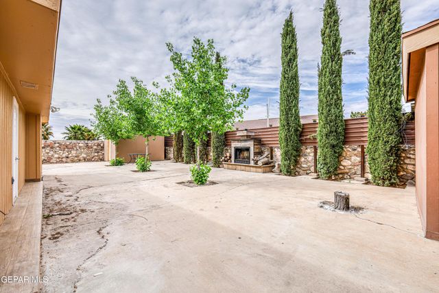 5733 SAPLINAS Road, El Paso, TX 79932