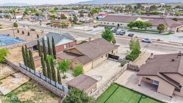 5733 SAPLINAS Road, El Paso, TX 79932