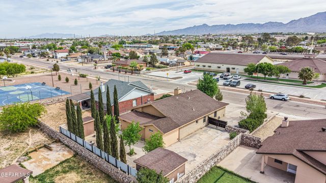 5733 SAPLINAS Road, El Paso, TX 79932