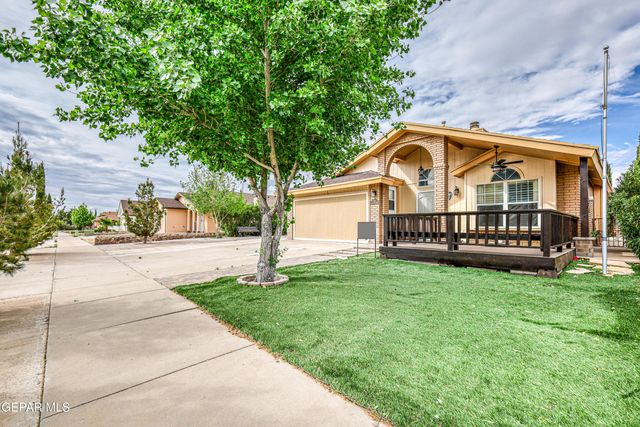 5733 SAPLINAS Road, El Paso, TX 79932