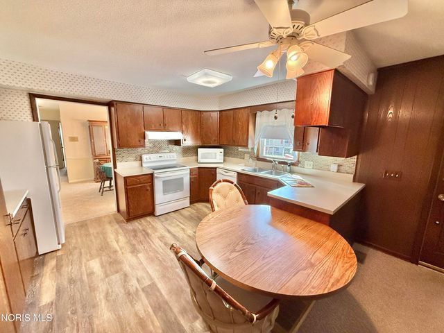 26810 Woodland Court, Millbury, OH 43447