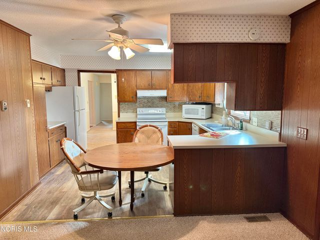 26810 Woodland Court, Millbury, OH 43447