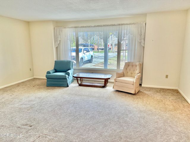 26810 Woodland Court, Millbury, OH 43447