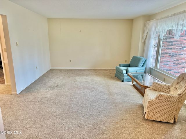 26810 Woodland Court, Millbury, OH 43447