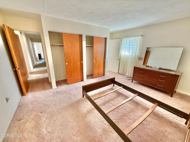 26810 Woodland Court, Millbury, OH 43447