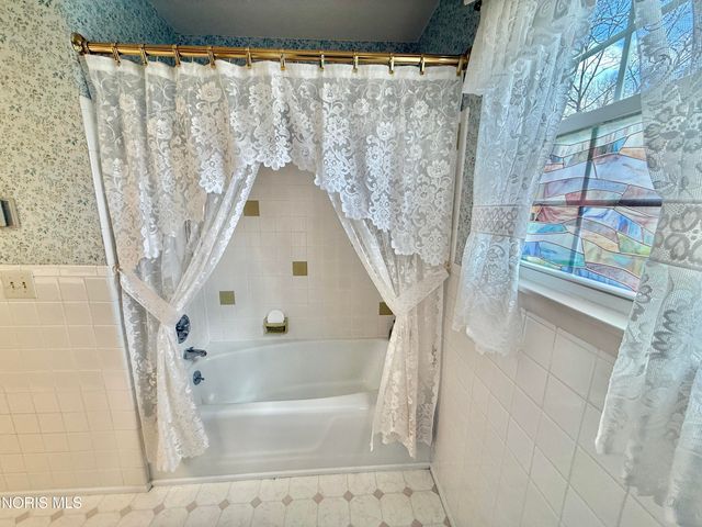 26810 Woodland Court, Millbury, OH 43447