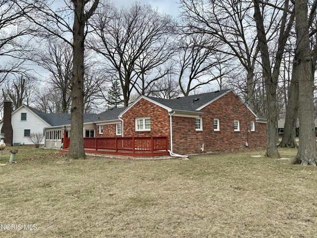26810 Woodland Court, Millbury, OH 43447