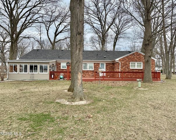 26810 Woodland Court, Millbury, OH 43447