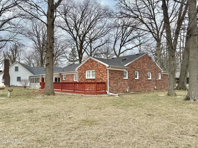 26810 Woodland Court, Millbury, OH 43447