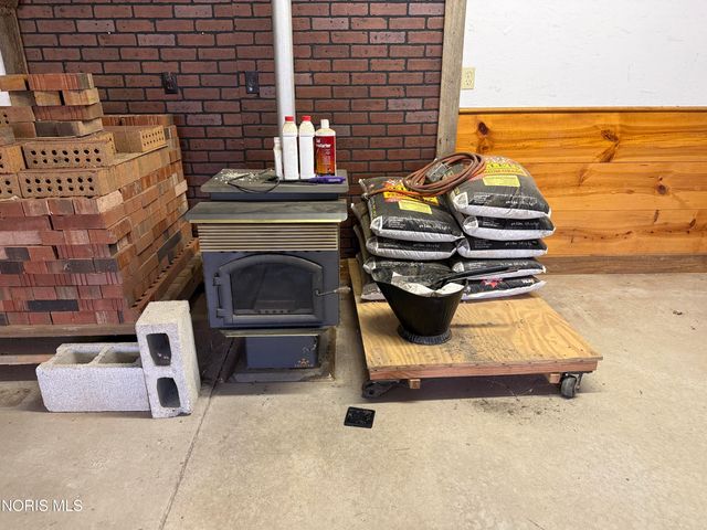 26810 Woodland Court, Millbury, OH 43447