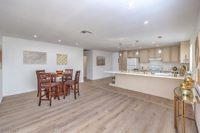 4745 Desert Vista Road, Las Vegas, NV 89121