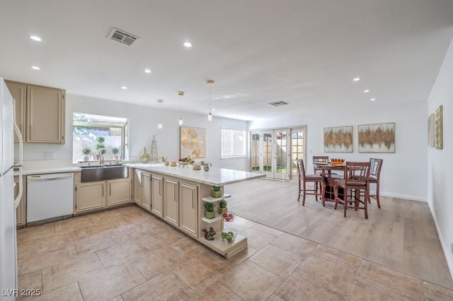 4745 Desert Vista Road, Las Vegas, NV 89121