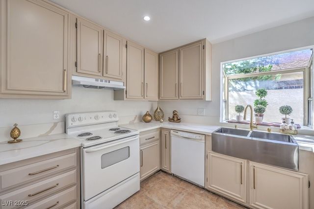 4745 Desert Vista Road, Las Vegas, NV 89121