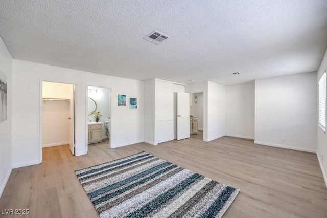 4745 Desert Vista Road, Las Vegas, NV 89121