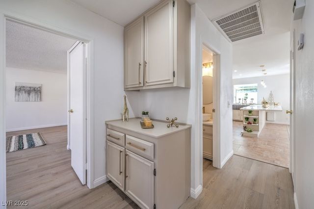 4745 Desert Vista Road, Las Vegas, NV 89121