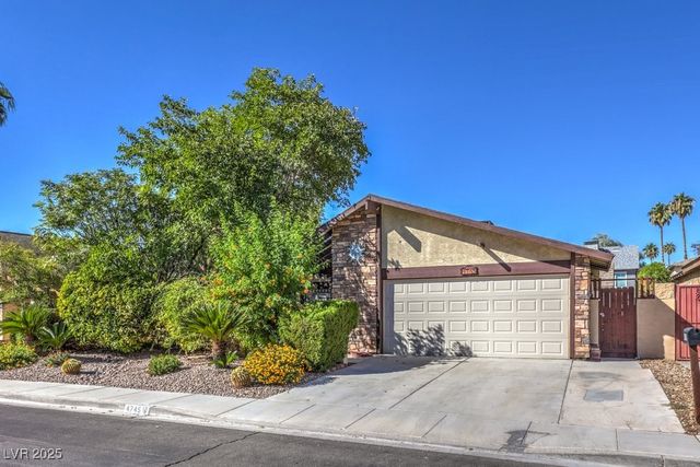 4745 Desert Vista Road, Las Vegas, NV 89121