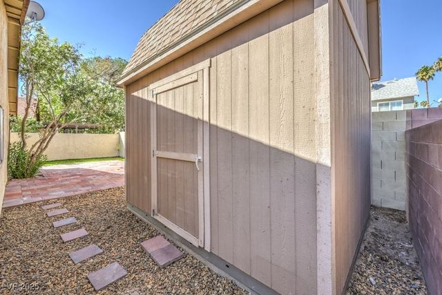 4745 Desert Vista Road, Las Vegas, NV 89121