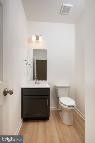 2447 SPRING WATER CIR, Lancaster, PA 17601