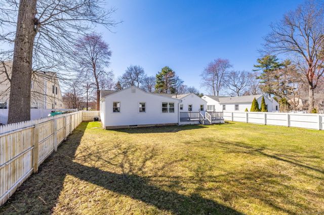 72 Mohegan Drive, West Hartford, CT 06117