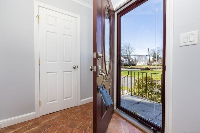 72 Mohegan Drive, West Hartford, CT 06117