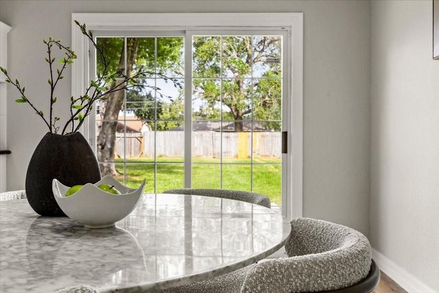 2006 17th Avenue N, Texas City, TX 77590