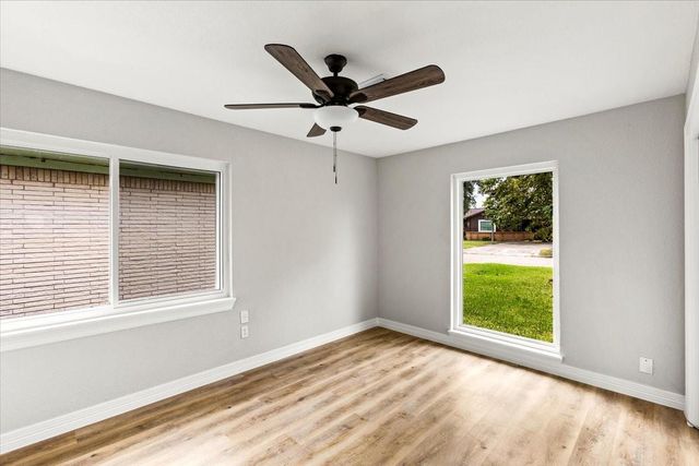 2006 17th Avenue N, Texas City, TX 77590