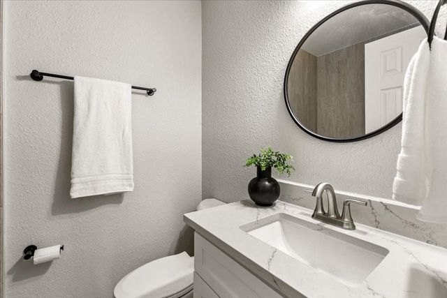 2006 17th Avenue N, Texas City, TX 77590