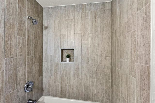 2006 17th Avenue N, Texas City, TX 77590