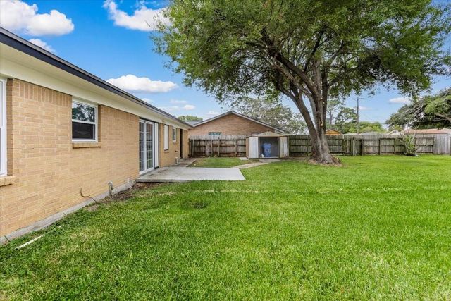 2006 17th Avenue N, Texas City, TX 77590