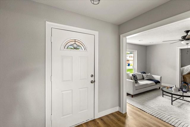 2006 17th Avenue N, Texas City, TX 77590