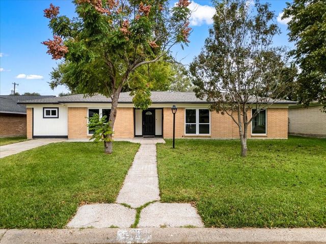 2006 17th Avenue N, Texas City, TX 77590