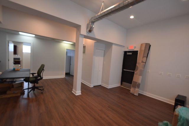 4178 W Montrose Avenue, Chicago, IL 60641