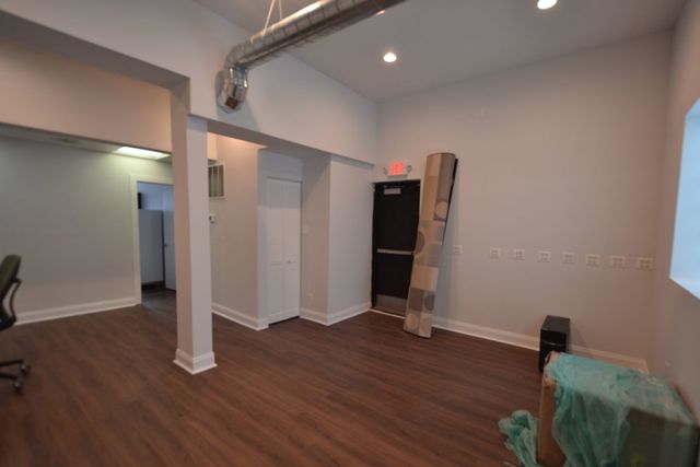 4178 W Montrose Avenue, Chicago, IL 60641