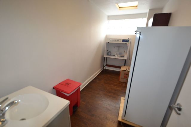 4178 W Montrose Avenue, Chicago, IL 60641