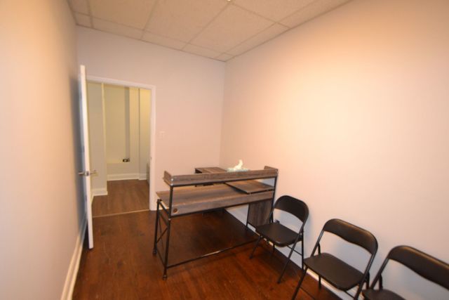 4178 W Montrose Avenue, Chicago, IL 60641