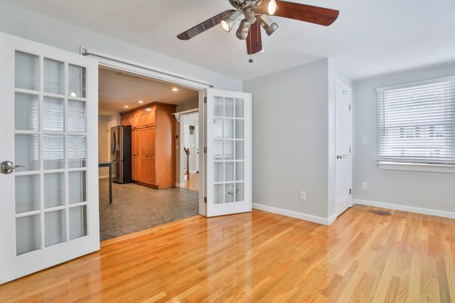 10 Rose Ave 10, Watertown, MA 02472