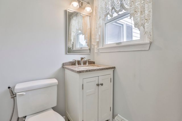 10 Rose Ave 10, Watertown, MA 02472