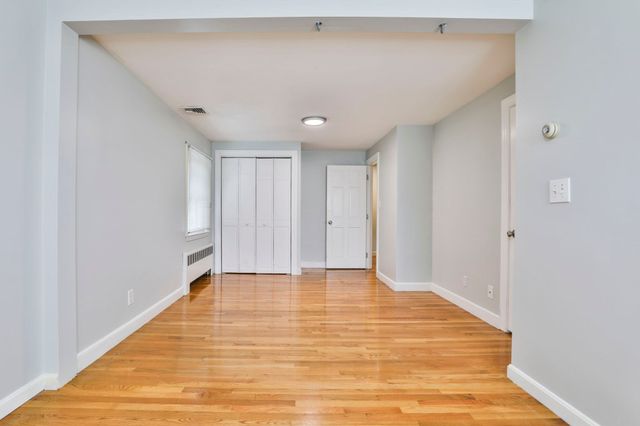 10 Rose Ave 10, Watertown, MA 02472